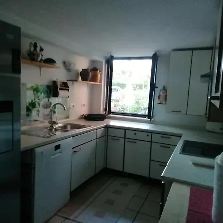 Lilium Apartman *